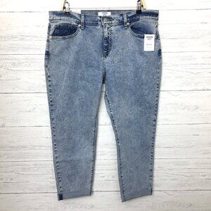NEW Levi's Denizen Boyfriend Jeans Stretch Cuffed Light Wash size 12 length 26"